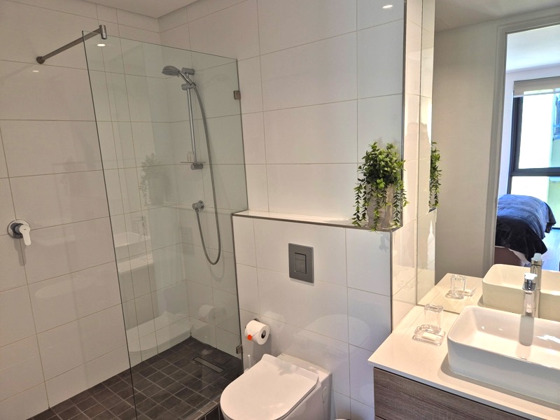 32 Napier Street, Apt.401 - Bedroom 1 en-suite