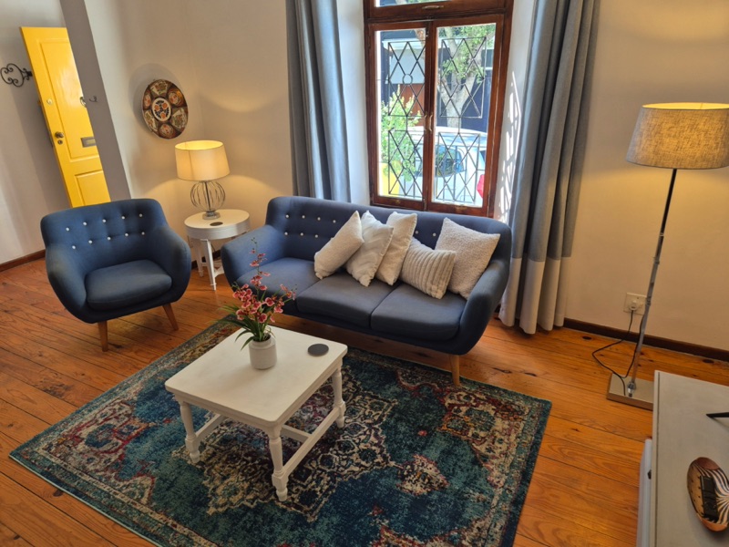 19 Jarvis Street - Living room