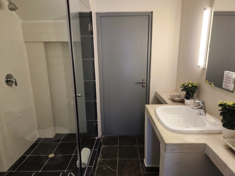 110 Waterkant Street - 2nd bathroom