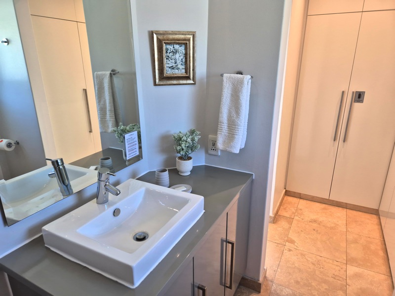 207 De Waterkant Piazza - bedroom 1 en-suite