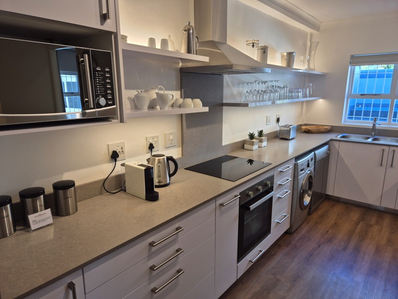 115 De Waterkant Piazza - kitchen