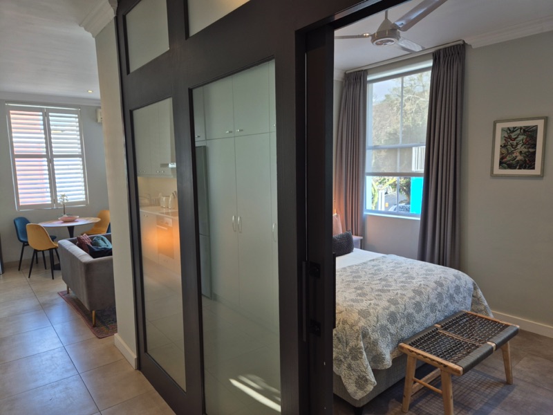 8b Loader Street - living area & corridor