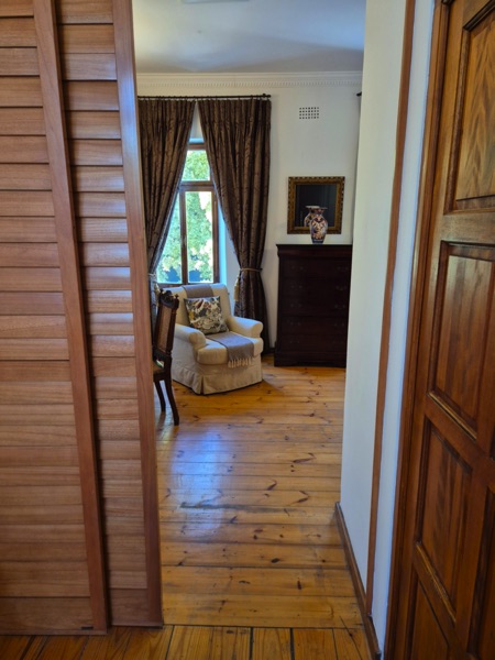 19 Jarvis Street - entrance to Bedroom 1