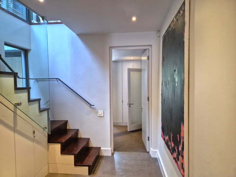 77 Loader Street - corridor to bedroom 2