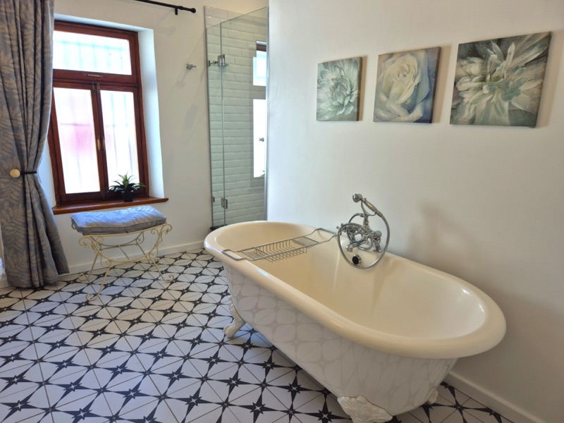 19 Jarvis Street - Bedroom 1 en-suite