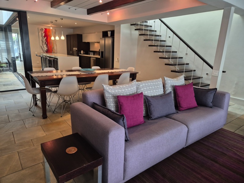 7 Bayview Terrace - living and dining area