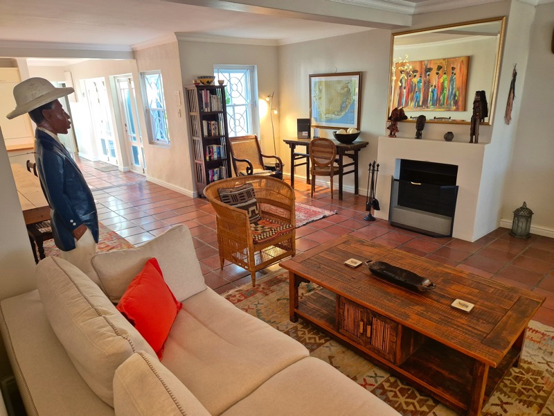 4 Bayview Terrace - living area
