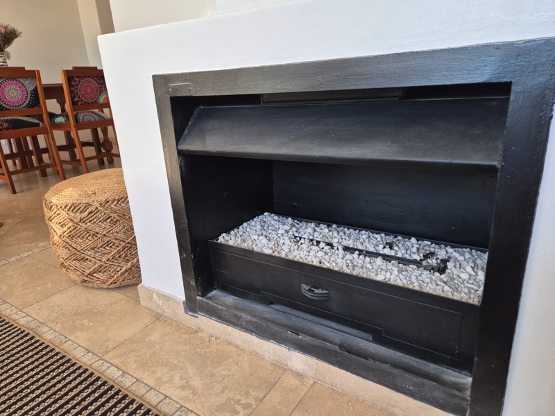 207 De Waterkant Piazza - living area fireplace