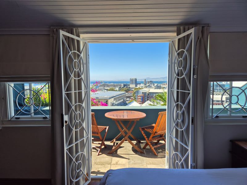 4 Bayview Terrace - bedroom 1 & balcony