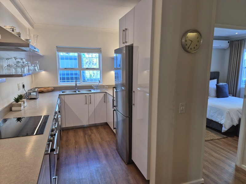 115 De Waterkant Piazza - kitchen & corridor