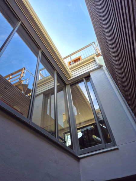 77 Loader Street - courtyard void