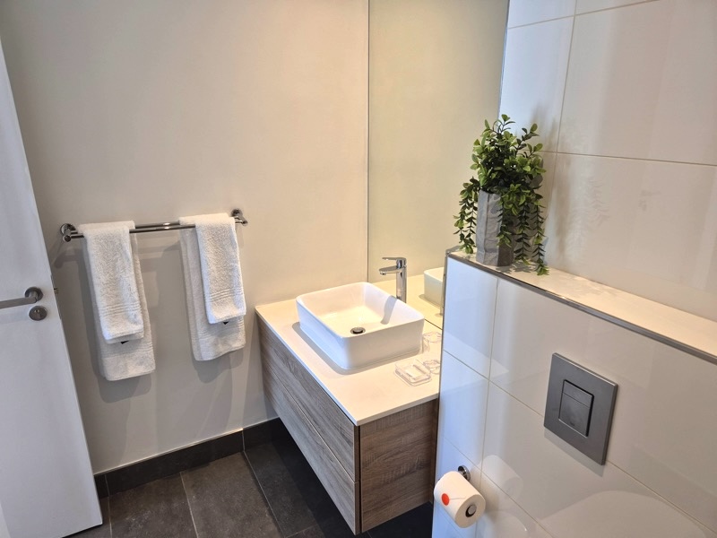 32 Napier Street, Apt.401 - Bedroom 2 en-suite