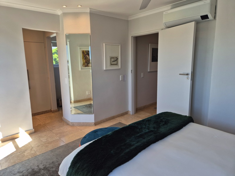207 De Waterkant Piazza - bedroom 1 & en-suite