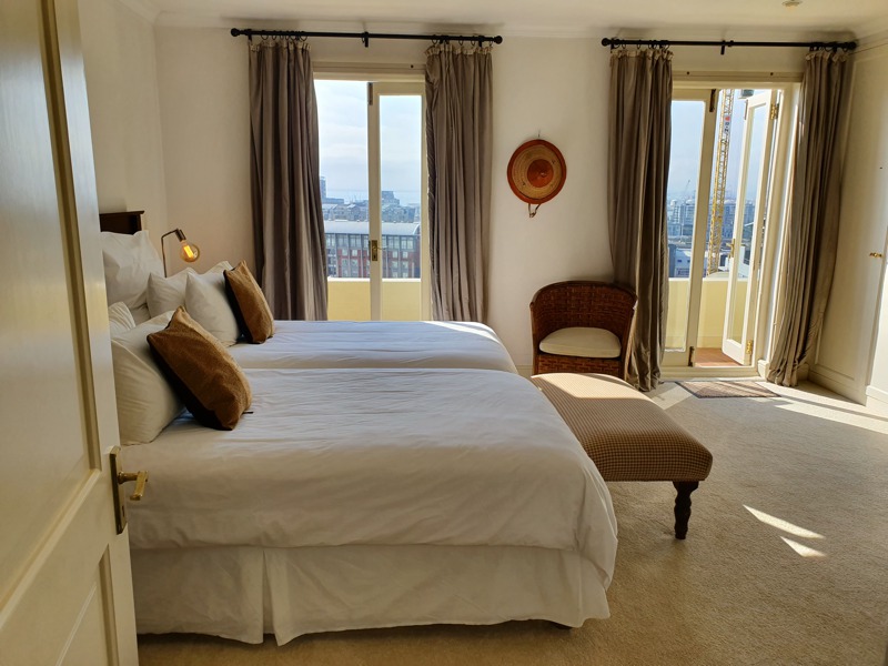 70 Loader - bedroom 1