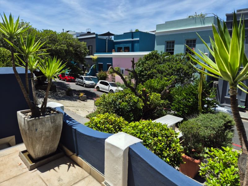 139 Waterkant Street - exterior front & seating