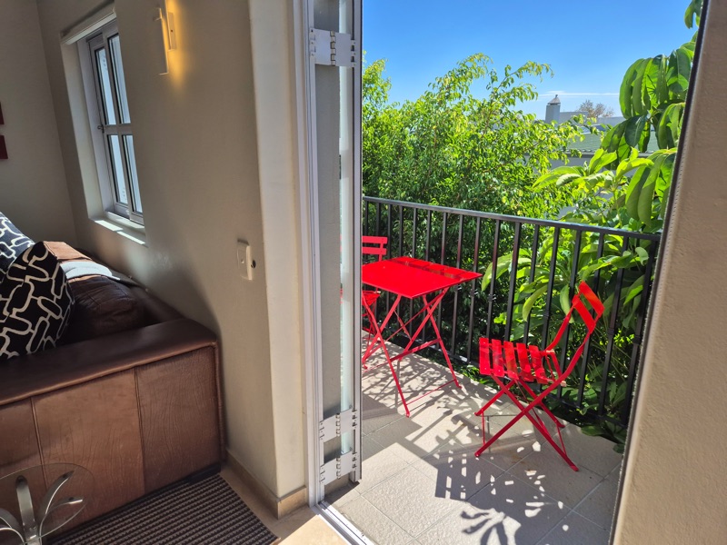 207 De Waterkant Piazza - living area & balcony