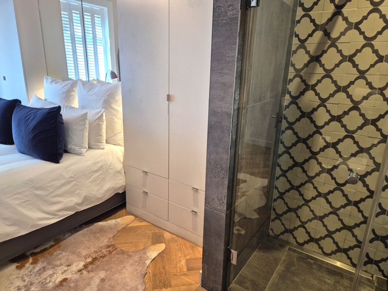 9a Loader Street - Bedroom 2 en-suite