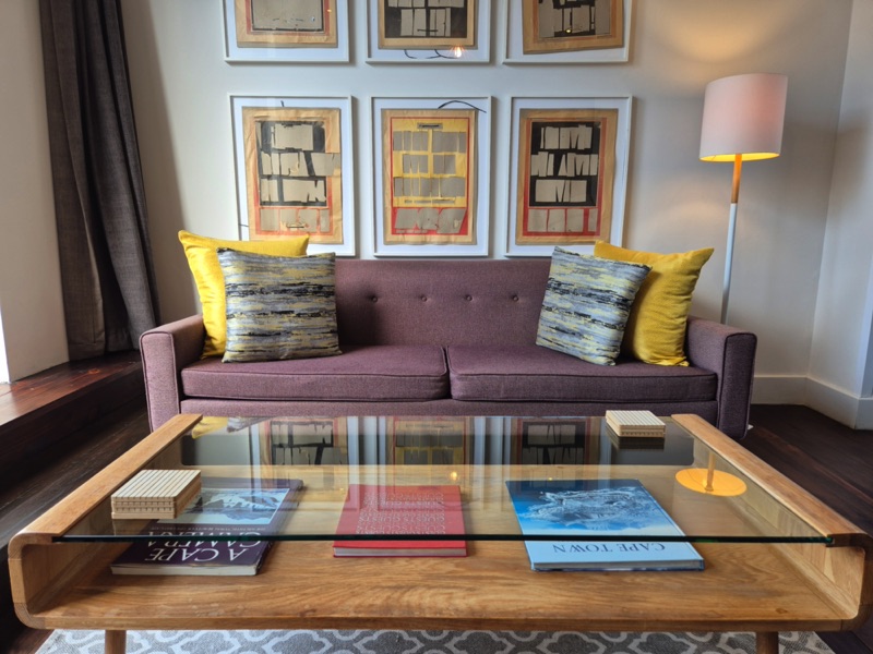 77 Loader Street - living room