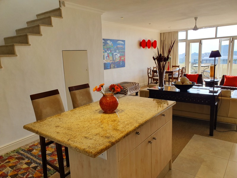 70 Loader - kitchen & living area