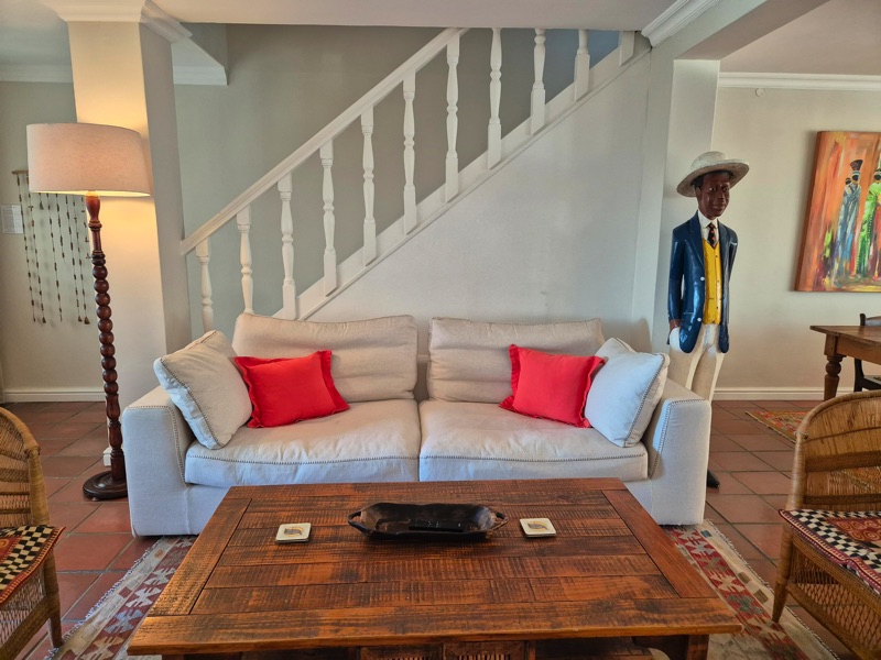 4 Bayview Terrace - living area