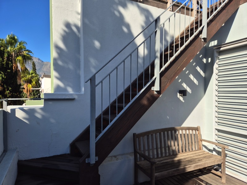 77 Loader Street - balcony