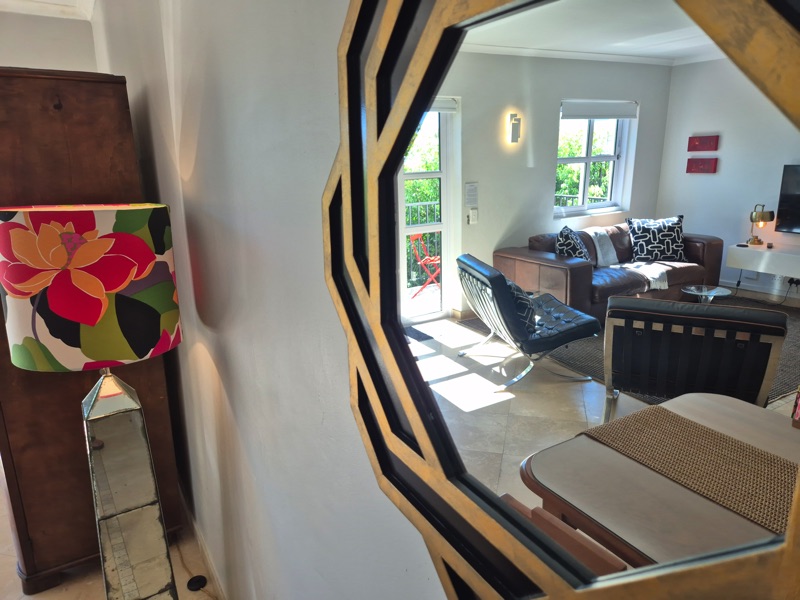 207 De Waterkant Piazza - dining area mirror