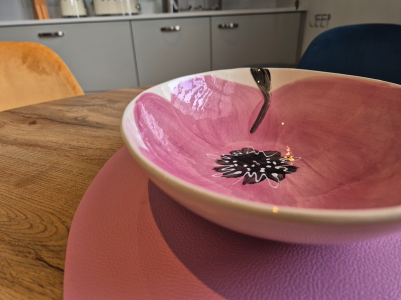 8b Loader Street - dining table bowl