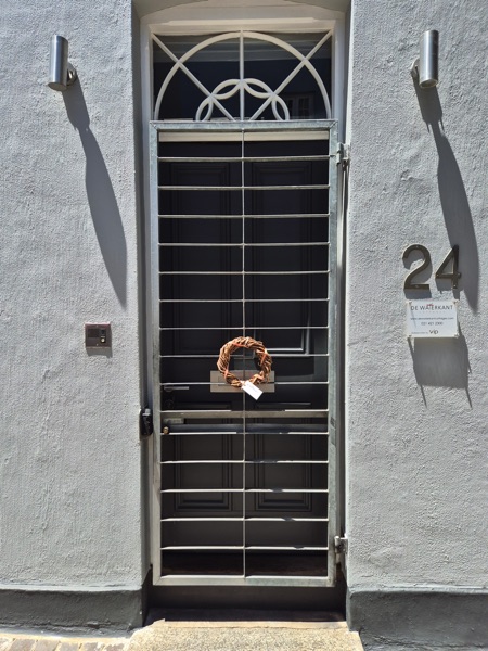 24 Loader Street - Festive wreath