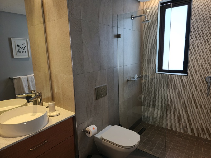 11 Dixon Street, Apt.405 - bedroom 1 en-suite