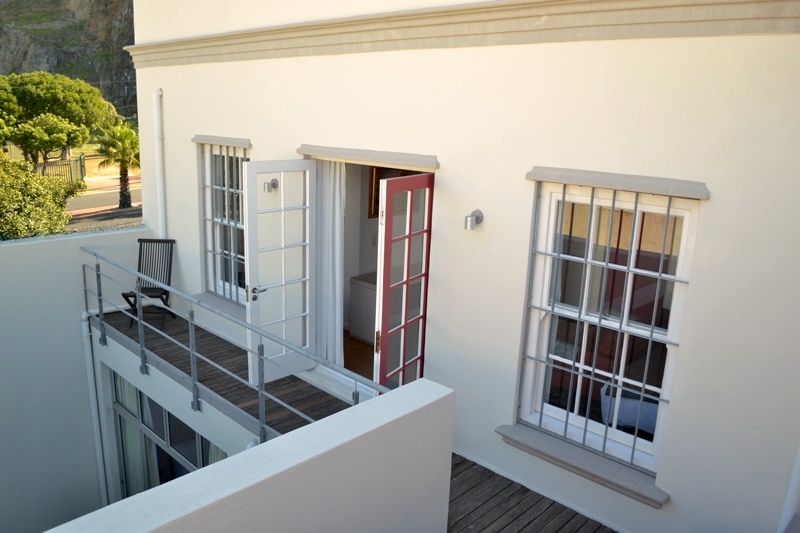 39 Dixon Street - Bedroom 1 / first floor balcony
