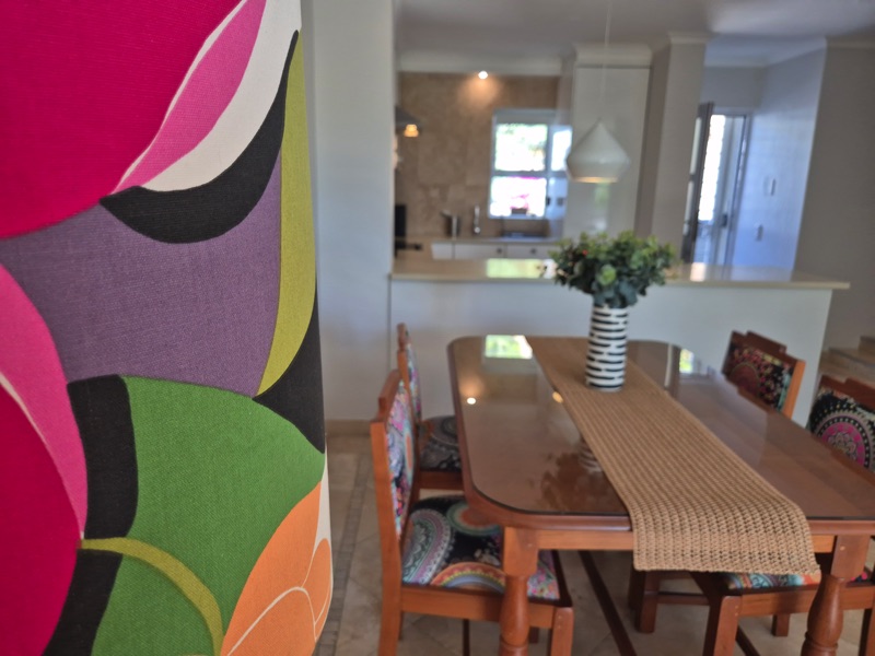 207 De Waterkant Piazza - dining area & kitchen