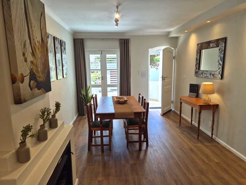 115 De Waterkant Piazza - dining area