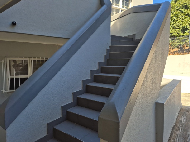 207 De Waterkant Piazza - external front steps
