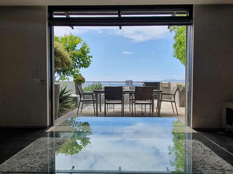 2 Bayview Terrace - living area & pool view
