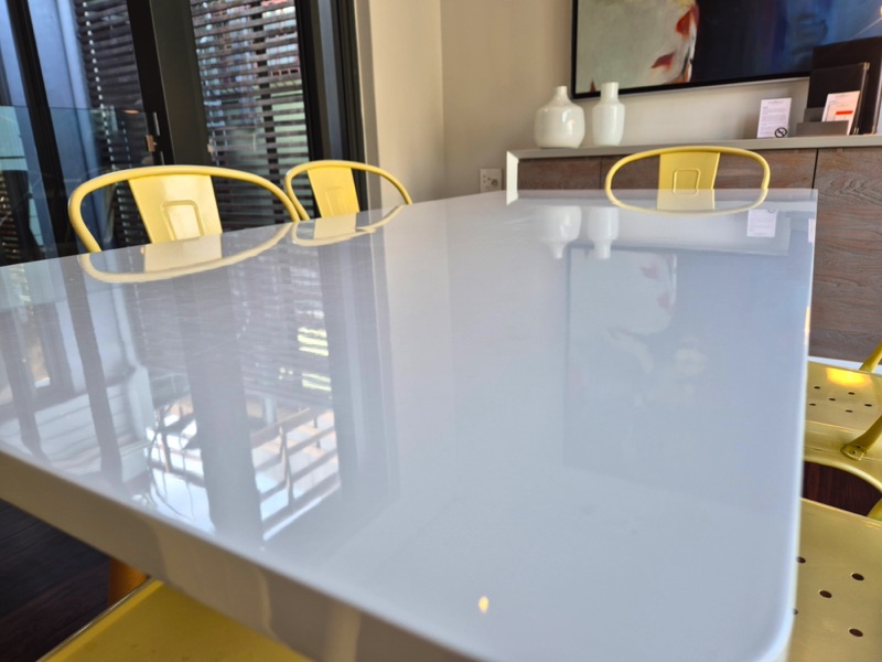 77 Loader Street - dining area