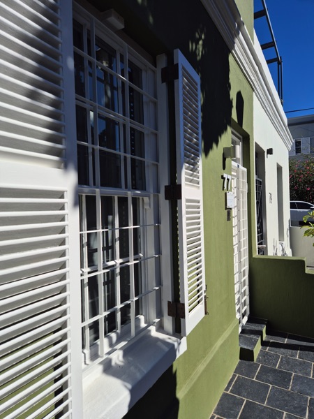 77 Loader Street - exterior front