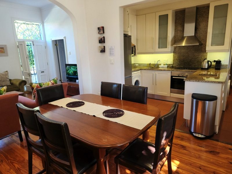 40 Napier Street - dining & kitchen area