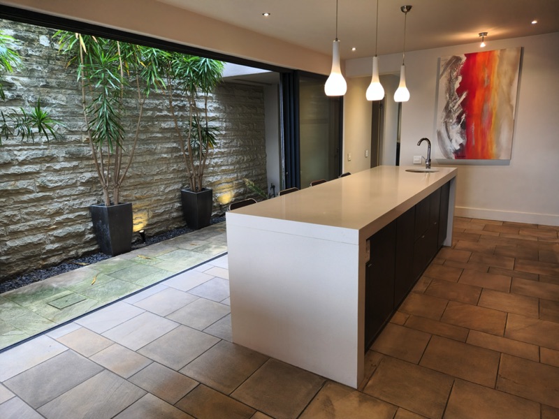 7 Bayview Terrace - kitchen and courtyard