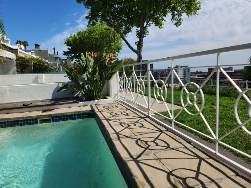 4 Bayview Terrace - poolside