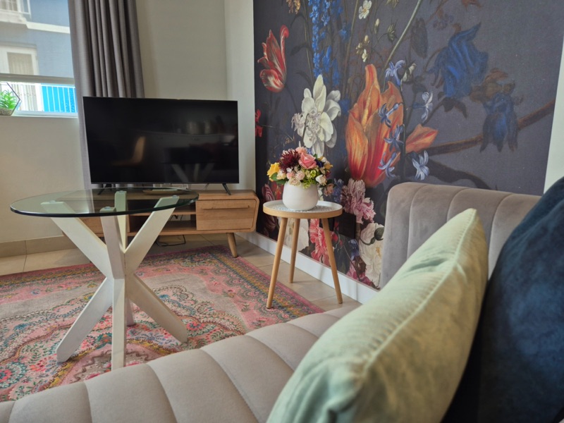 8b Loader Street - living area