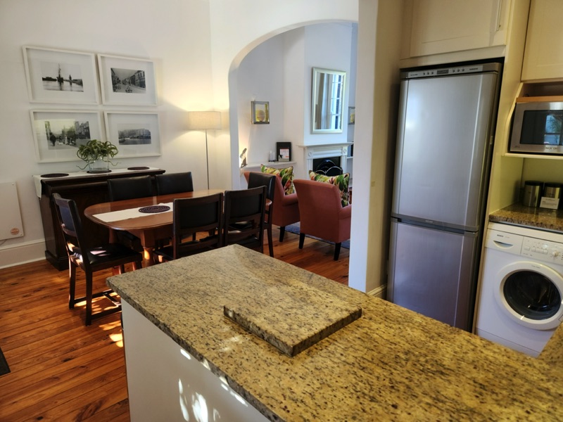 40 Napier Street - dining area & kitchen