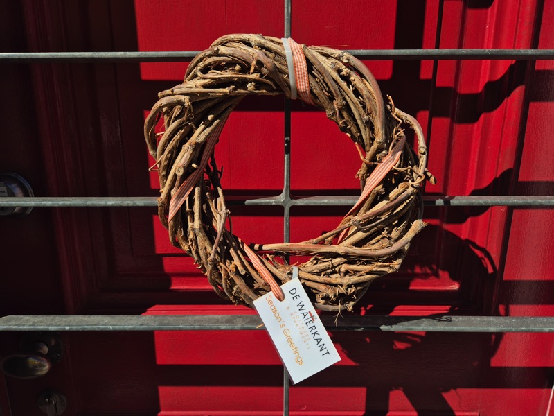 9a Loader Street - Festive wreath