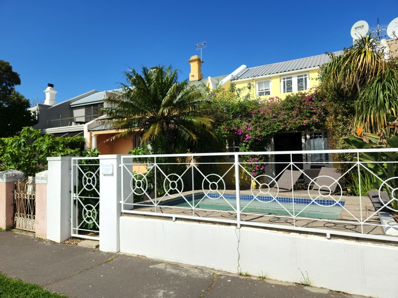 4 Bayview Terrace - poolside exterior