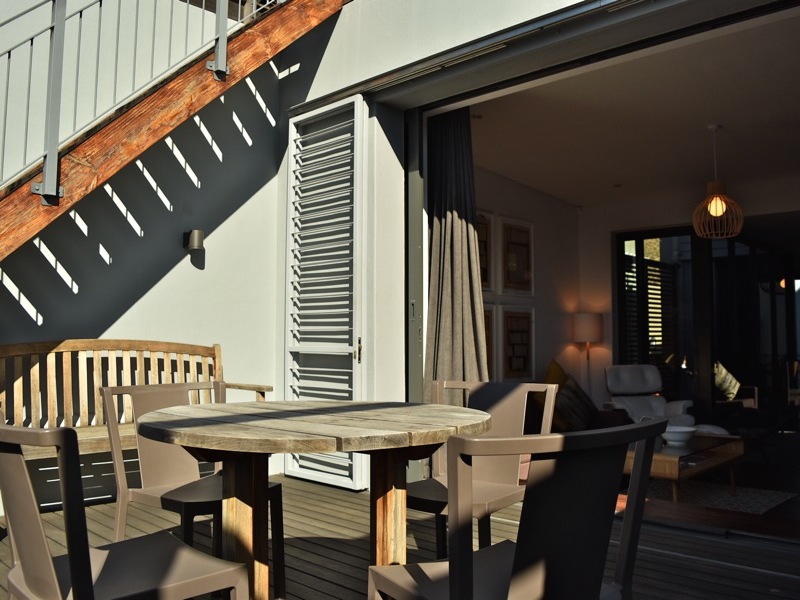 77 Loader Street - living room & balcony