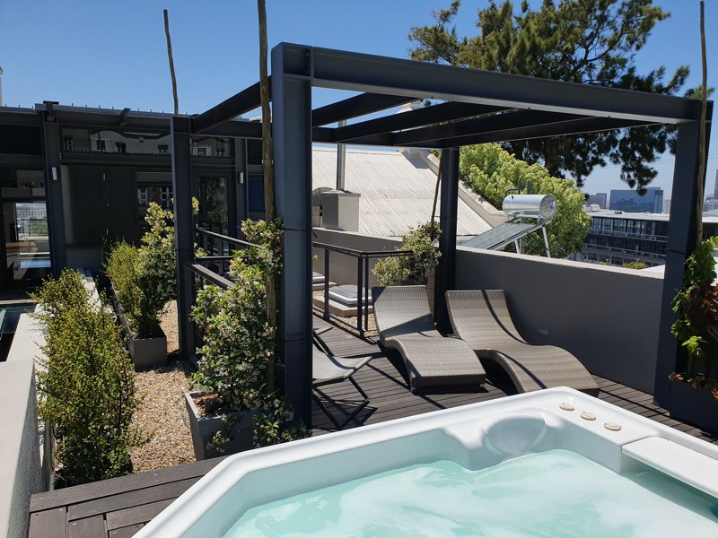 2 Bayview Terrace - Jacuzzi & deck