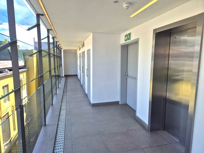 32 Napier Street, Apt.401 - 4th floor lift and corridor
