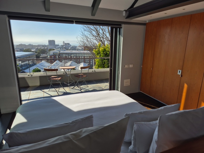 2 Bayview Terrace - bedroom 1 balcony