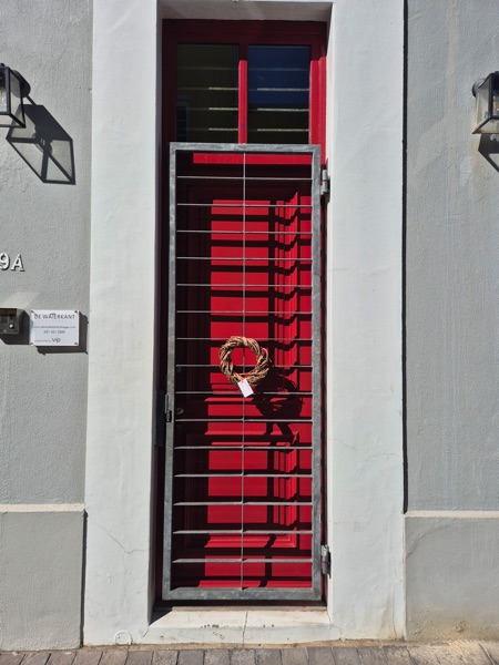 9a Loader Street - Festive wreath