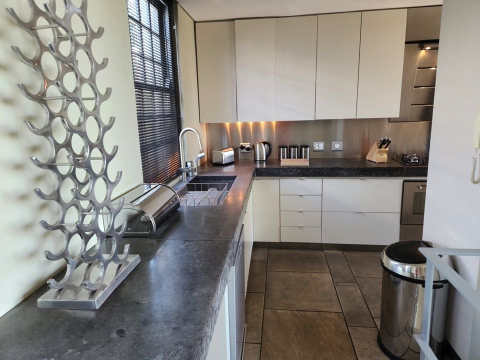 24 Loader Street - kitchen