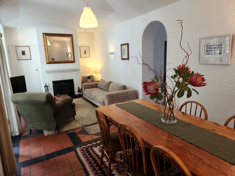 42 Napier Street - living & dining area